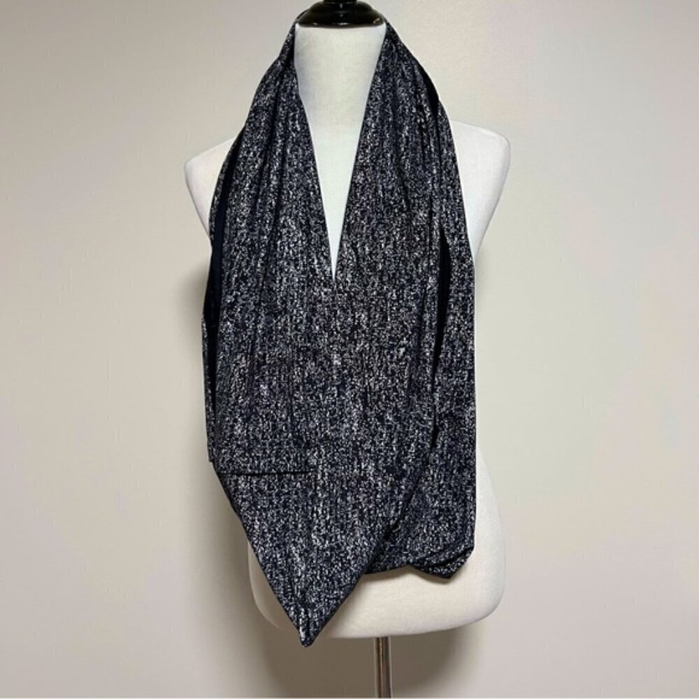 Lululemon Vinyasa Chale Scarf with Armholes - Picture 2 of 7